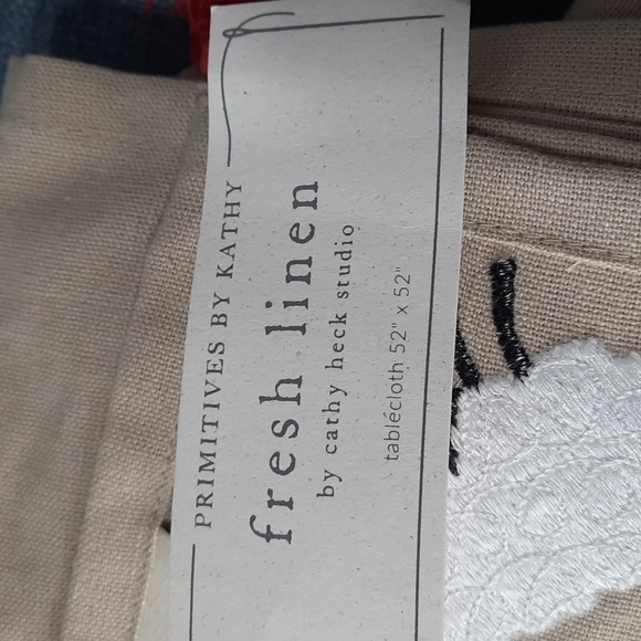 Table Cloth Farm Farmhouse Country Cow Pig Chicken Lamb Embroidered Linen Tassel - Picture 7 of 8